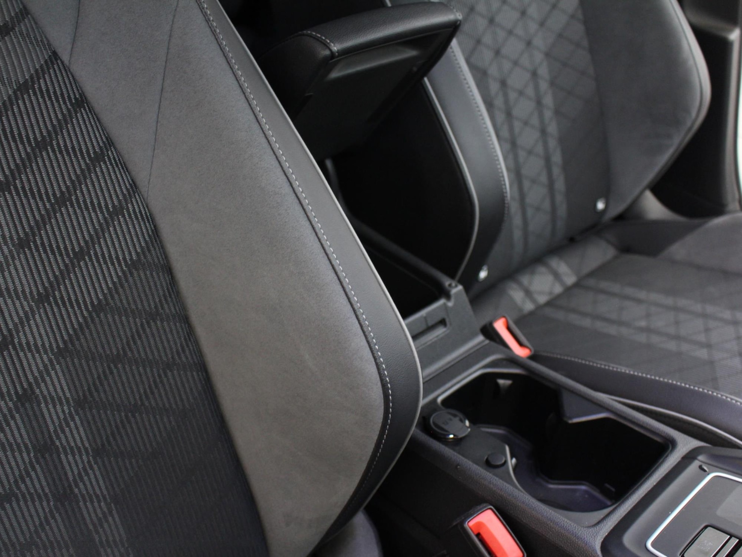 Used Volkswagen Golf 2020 for sale - 77398070: Photo 35