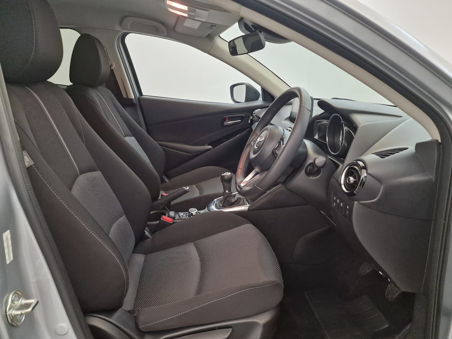 Used Mazda Mazda2 2018 for sale - 76353305: Photo 9