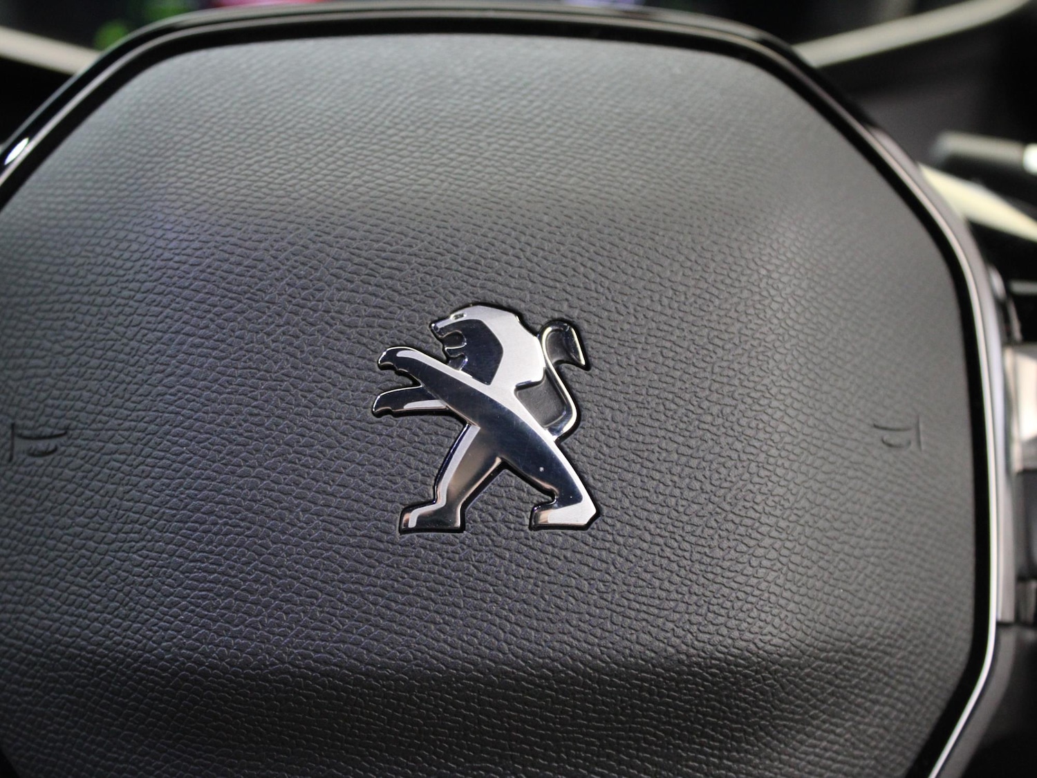 Used Peugeot 2008 2022 for sale - 77973305: Photo 28