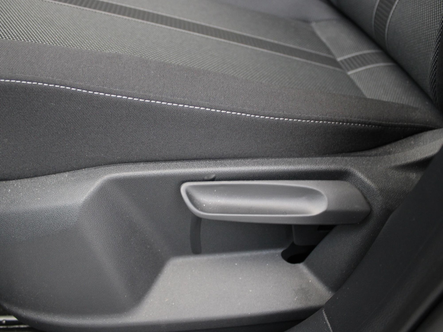 Used Volkswagen T-Roc 2023 for sale - 76916451: Photo 10