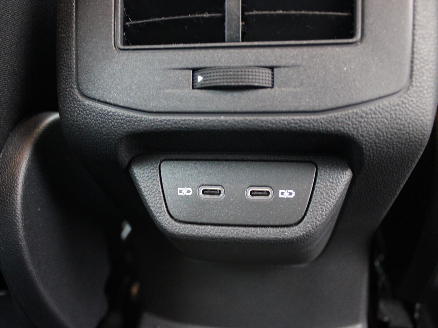 Used Volkswagen T-Roc 2023 for sale - 76916451: Photo 14