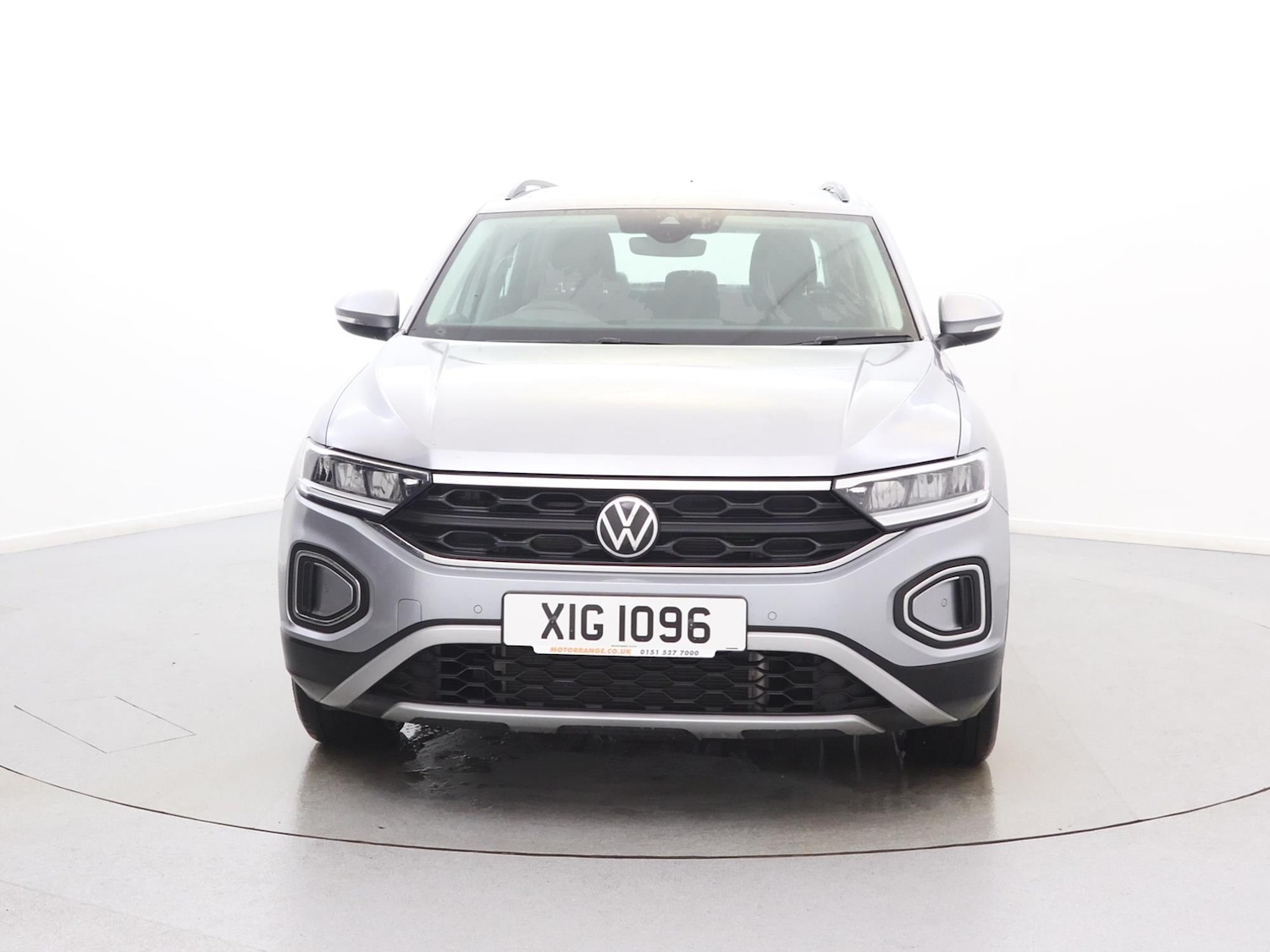 Used Volkswagen T-Roc 2023 for sale - 76916451: Photo 2