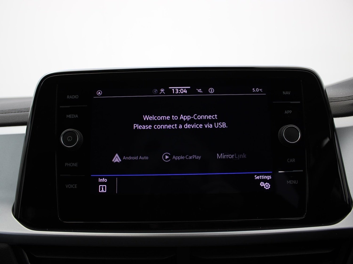 Used Volkswagen T-Roc 2023 for sale - 76916451: Photo 21