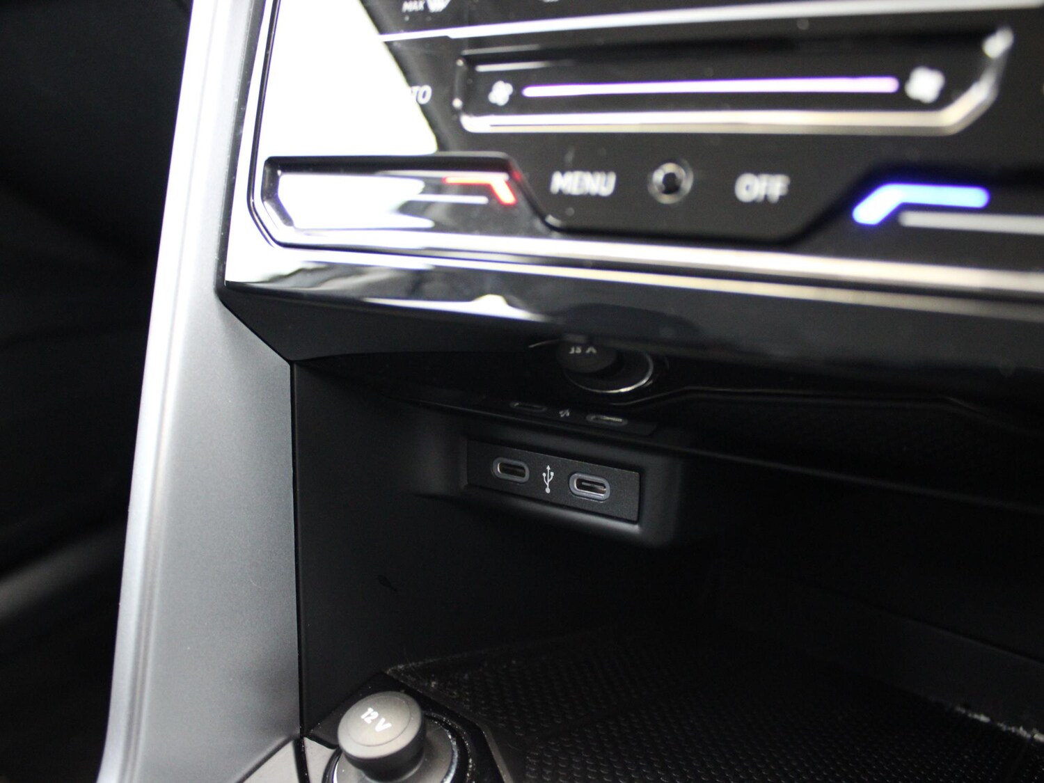 Used Volkswagen T-Roc 2023 for sale - 76916451: Photo 27