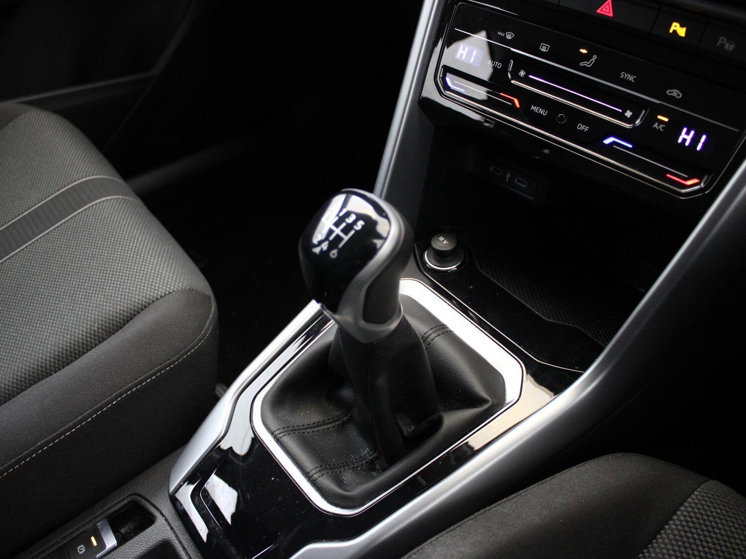 Used Volkswagen T-Roc 2023 for sale - 76916451: Photo 28