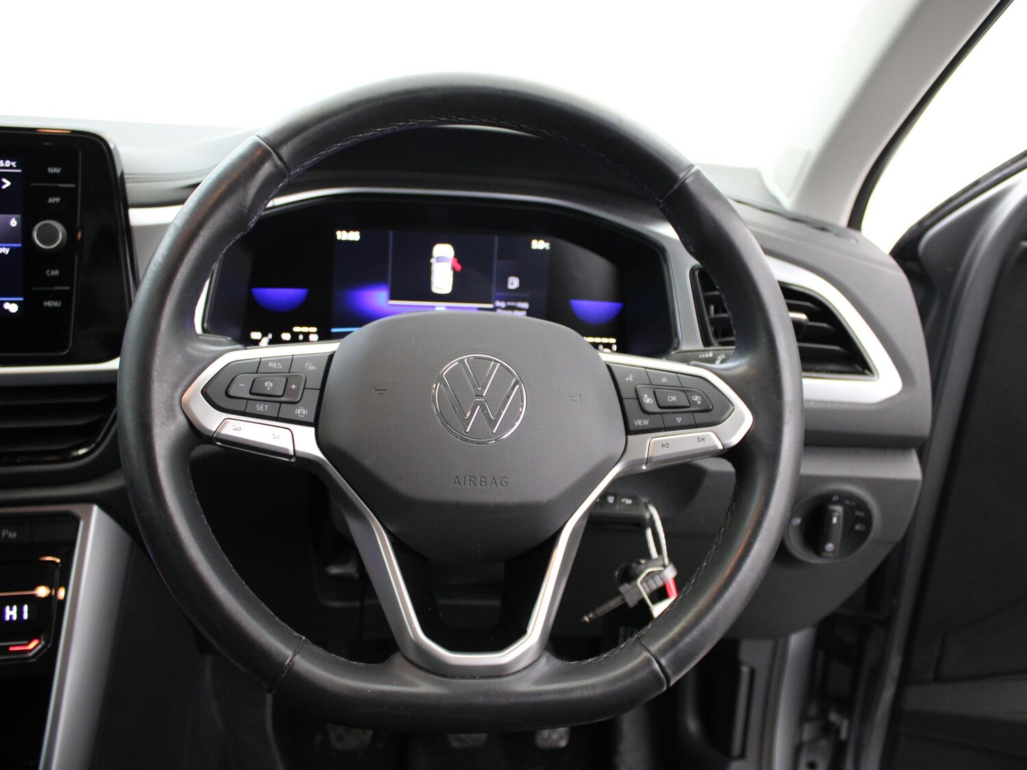 Used Volkswagen T-Roc 2023 for sale - 76916451: Photo 29