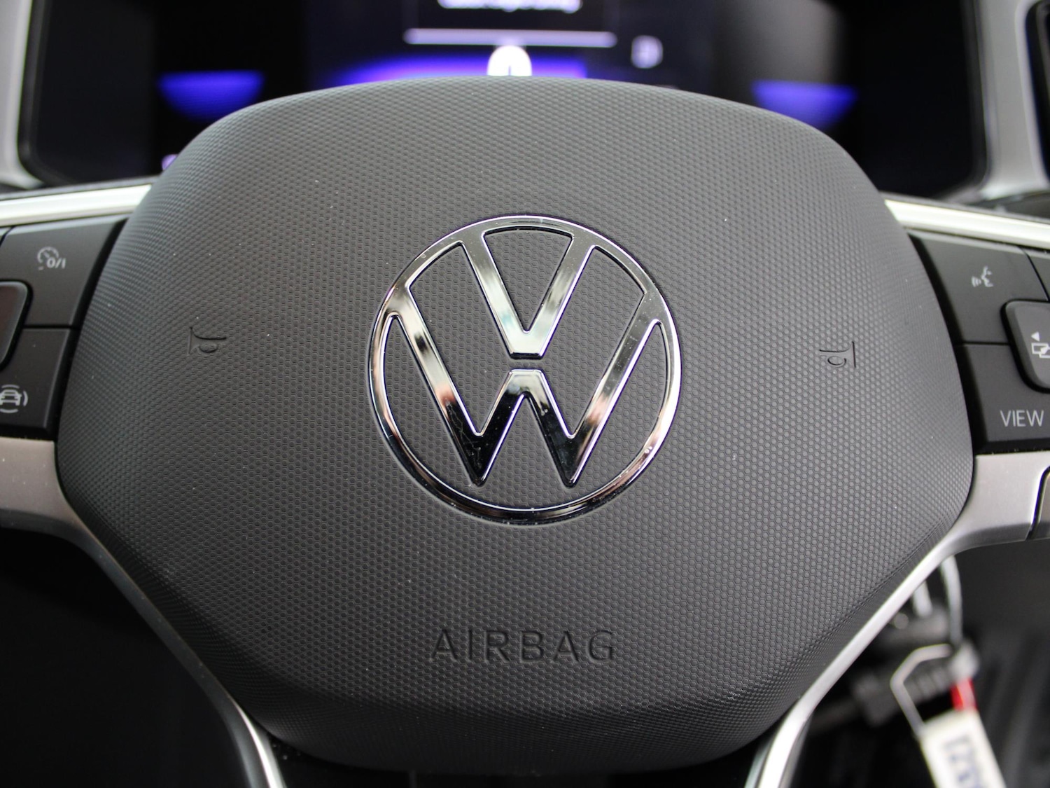 Used Volkswagen T-Roc 2023 for sale - 76916451: Photo 30