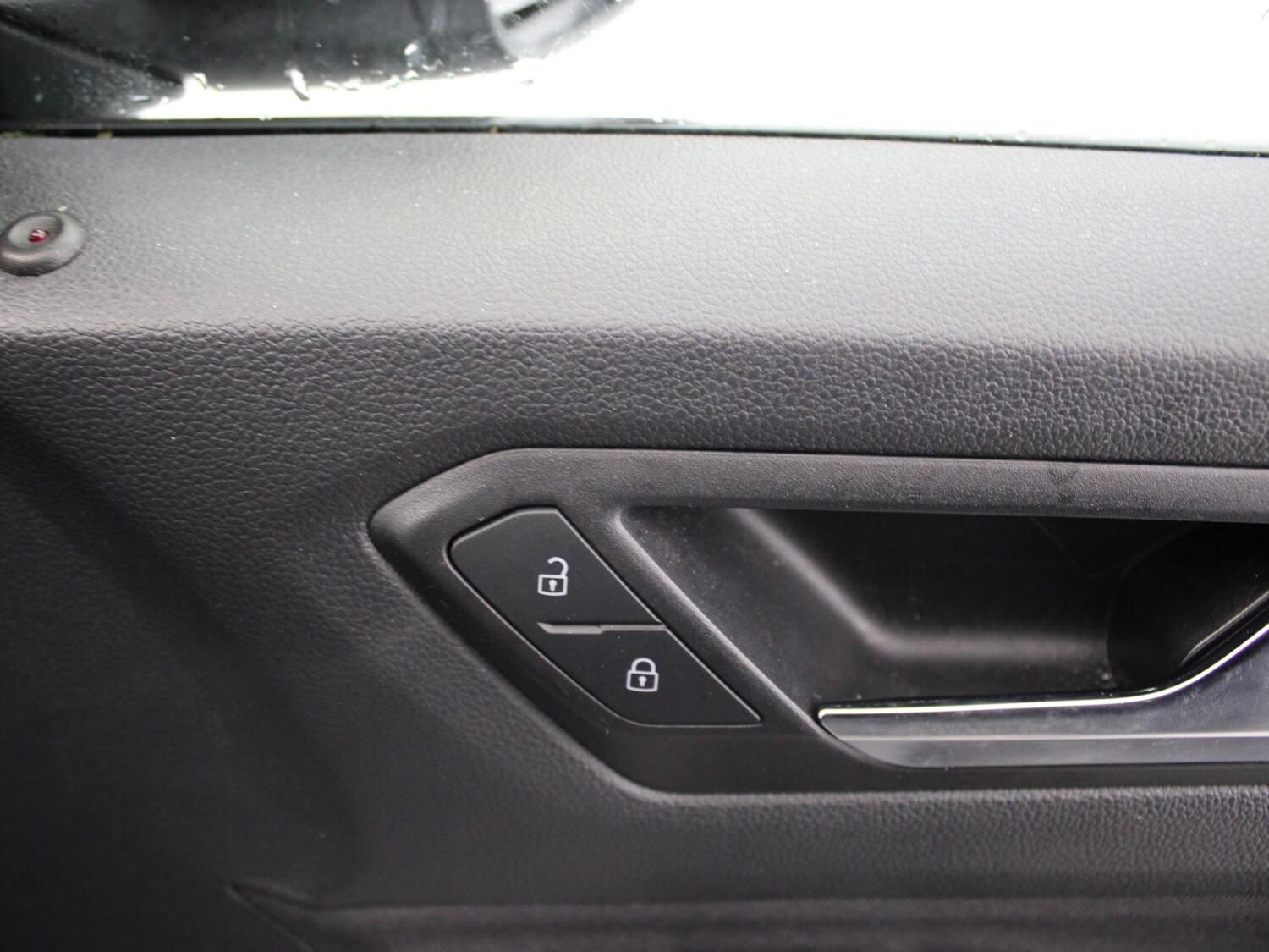 Used Volkswagen T-Roc 2023 for sale - 76916451: Photo 35