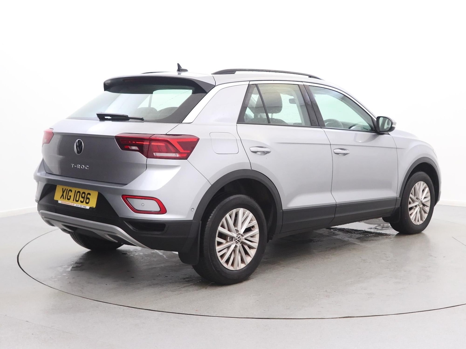 Used Volkswagen T-Roc 2023 for sale - 76916451: Photo 5