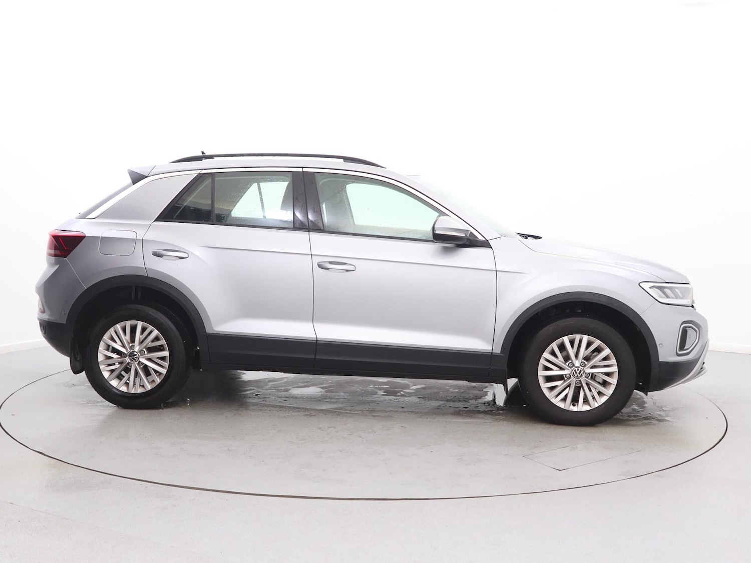 Used Volkswagen T-Roc 2023 for sale - 76916451: Photo 8