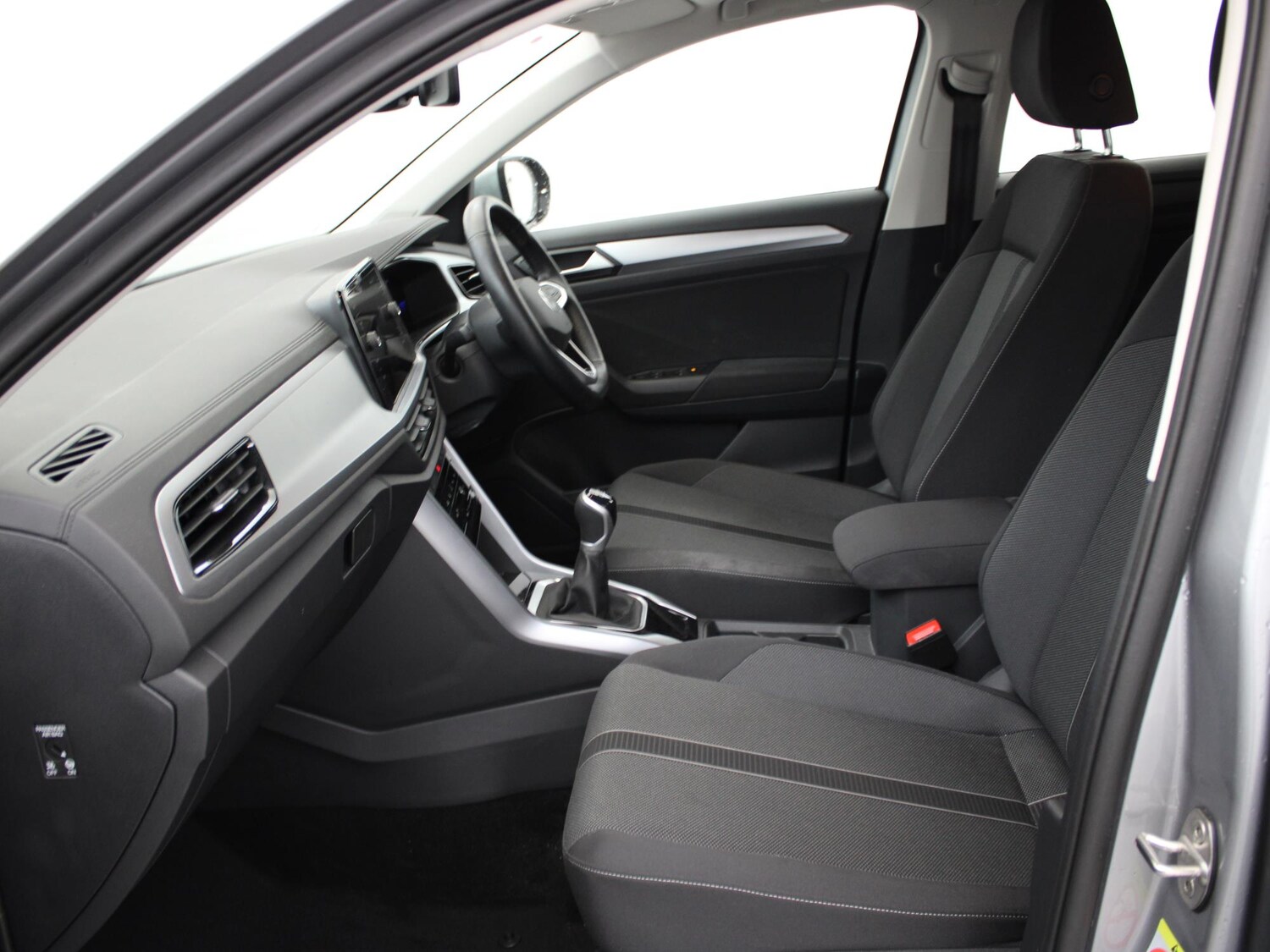 Used Volkswagen T-Roc 2023 for sale - 76916451: Photo 9