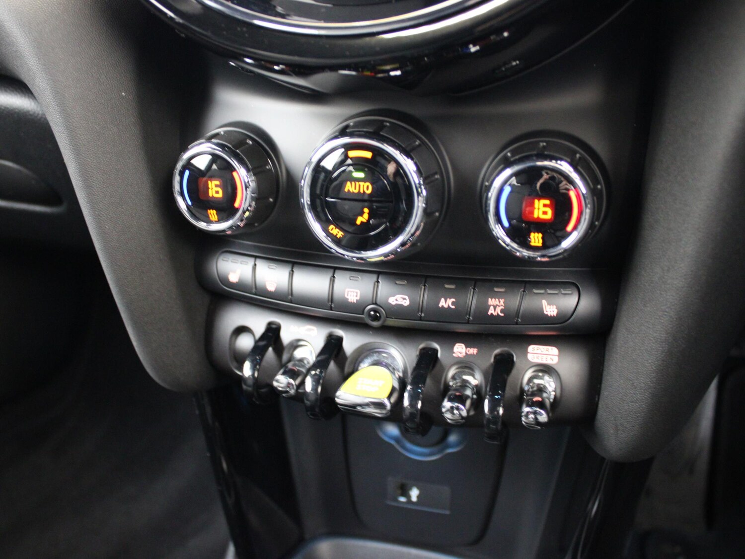 Used MINI Hatch 2021 for sale - 76442696: Photo 30