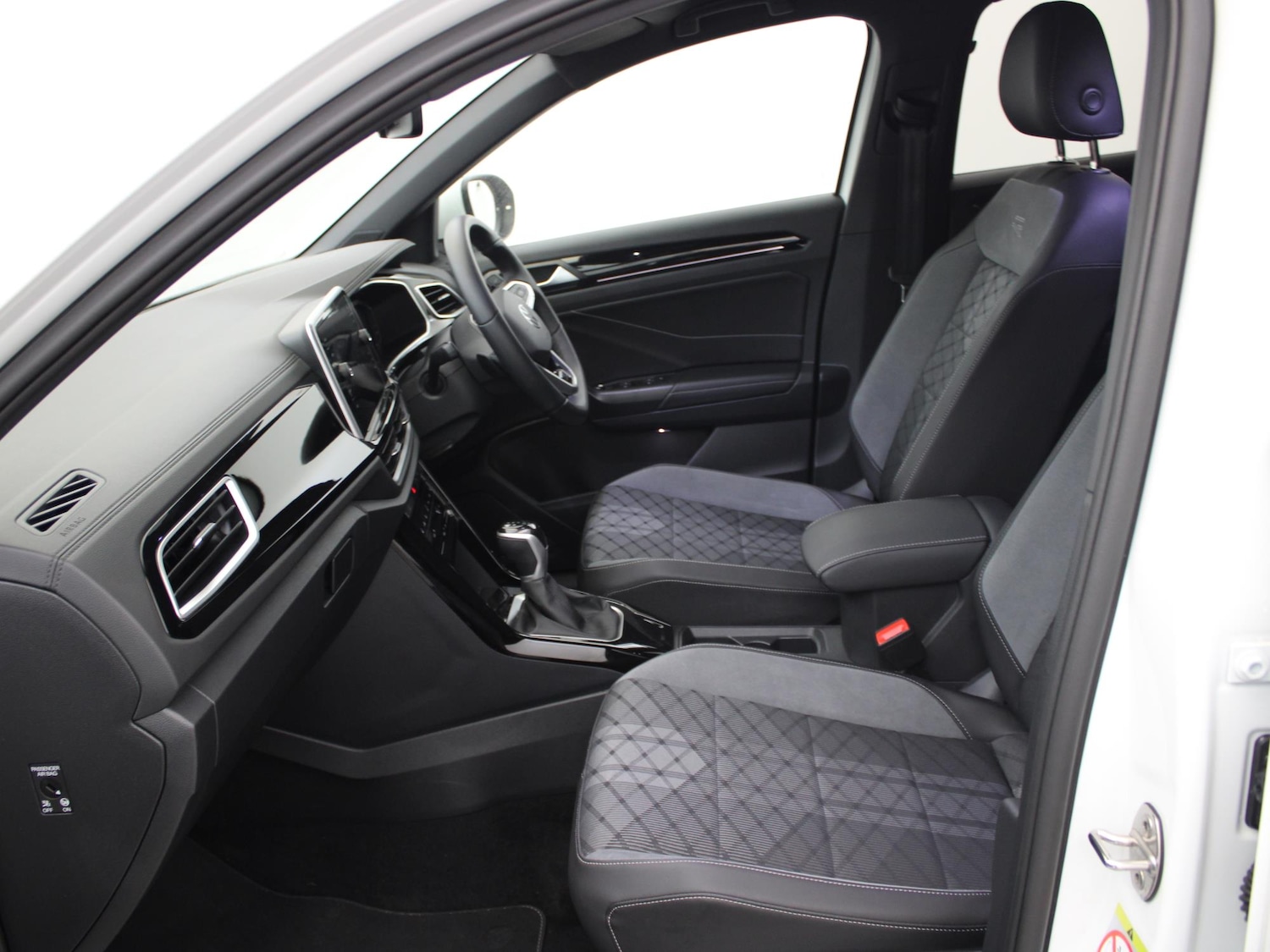 Used Volkswagen T-Roc 2025 for sale - 77687007: Photo 11