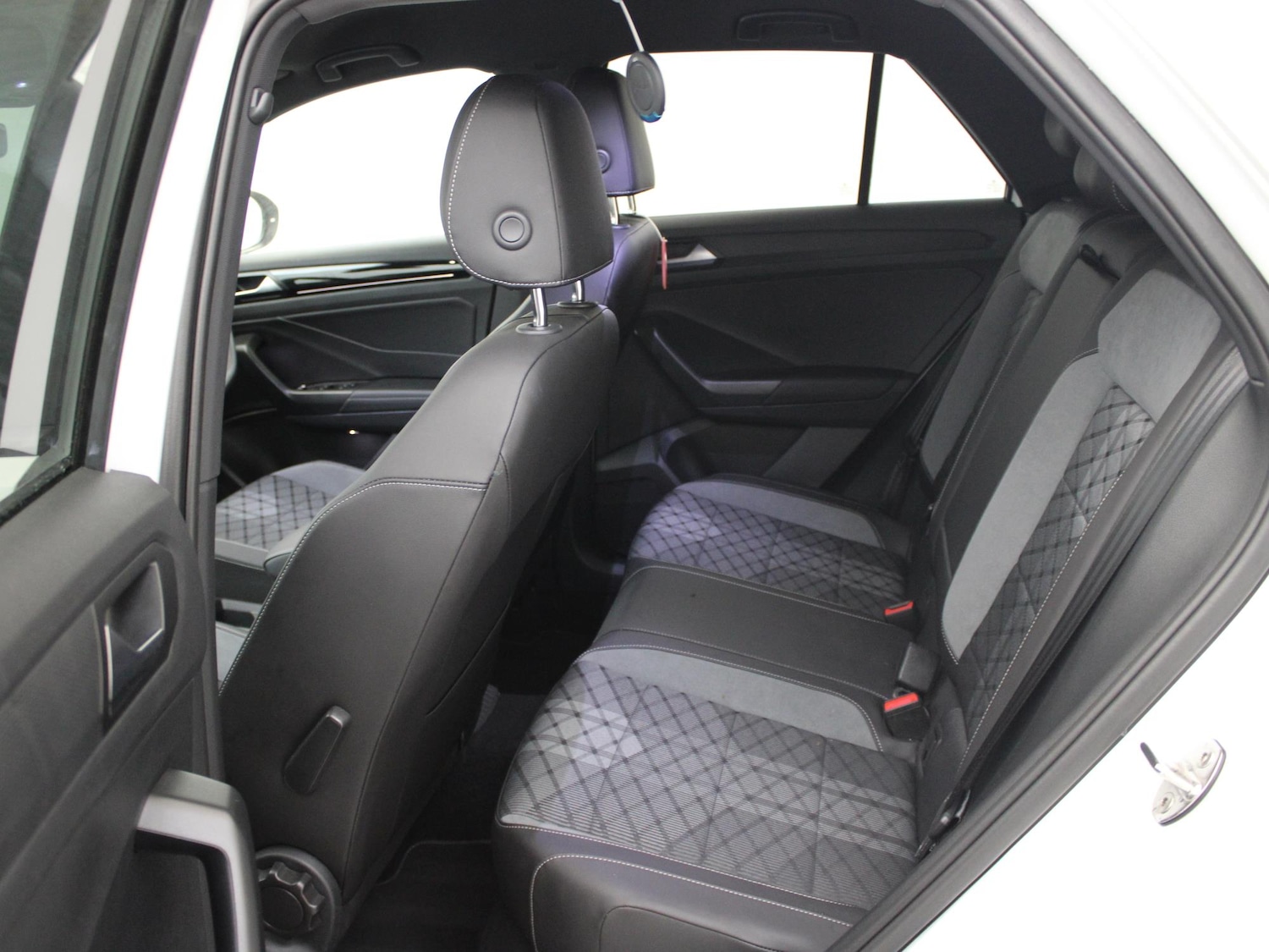 Used Volkswagen T-Roc 2025 for sale - 77687007: Photo 12