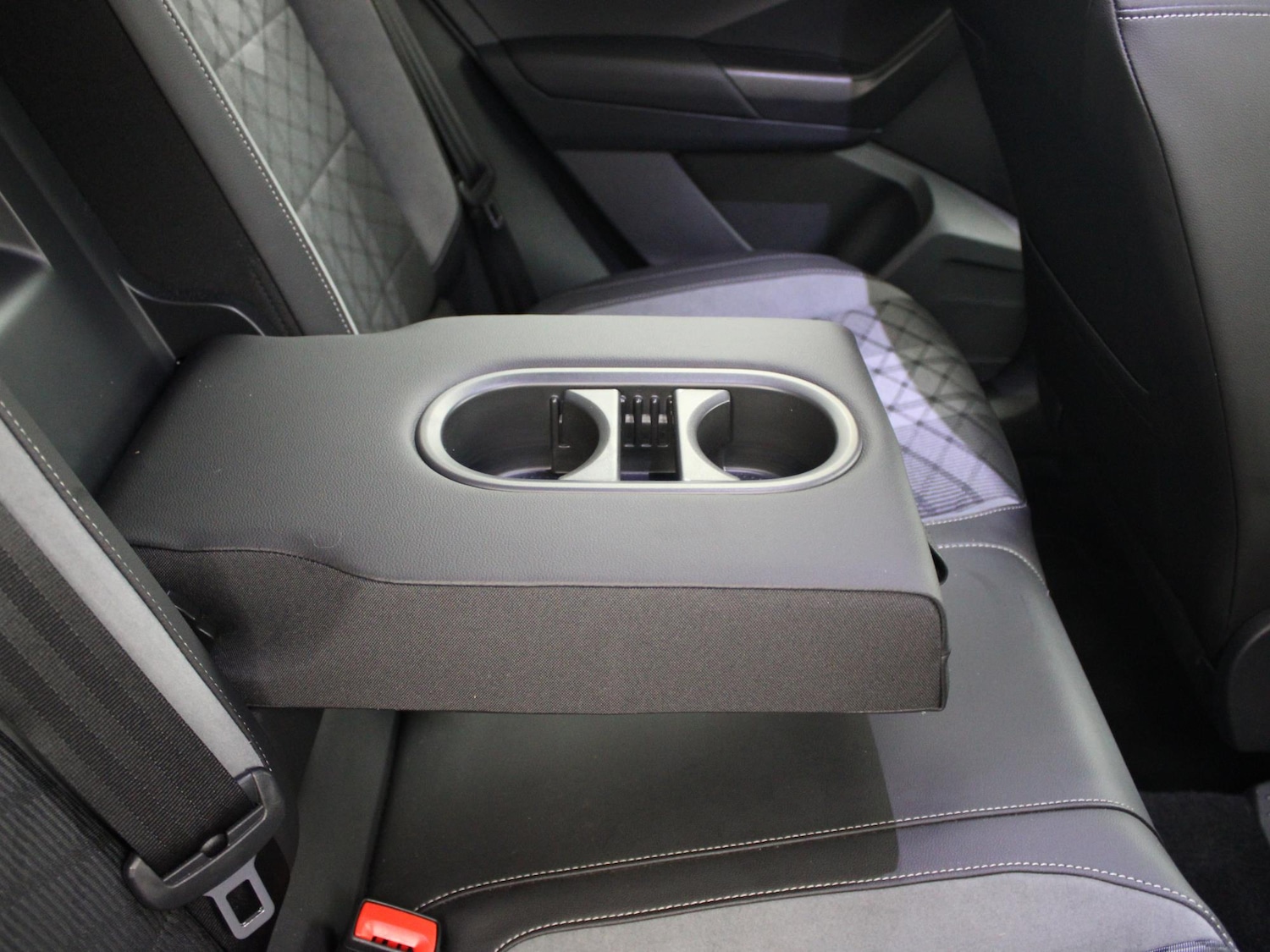 Used Volkswagen T-Roc 2025 for sale - 77687007: Photo 13