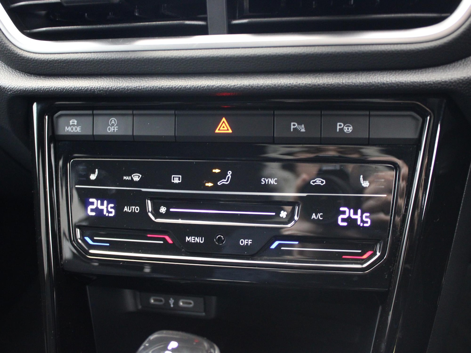 Used Volkswagen T-Roc 2025 for sale - 77687007: Photo 26