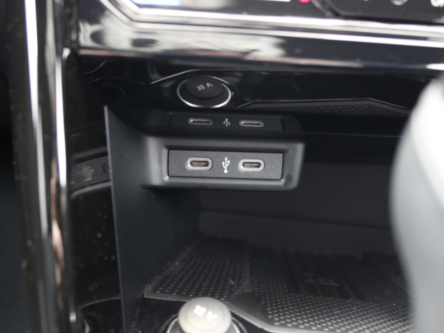 Used Volkswagen T-Roc 2025 for sale - 77687007: Photo 27