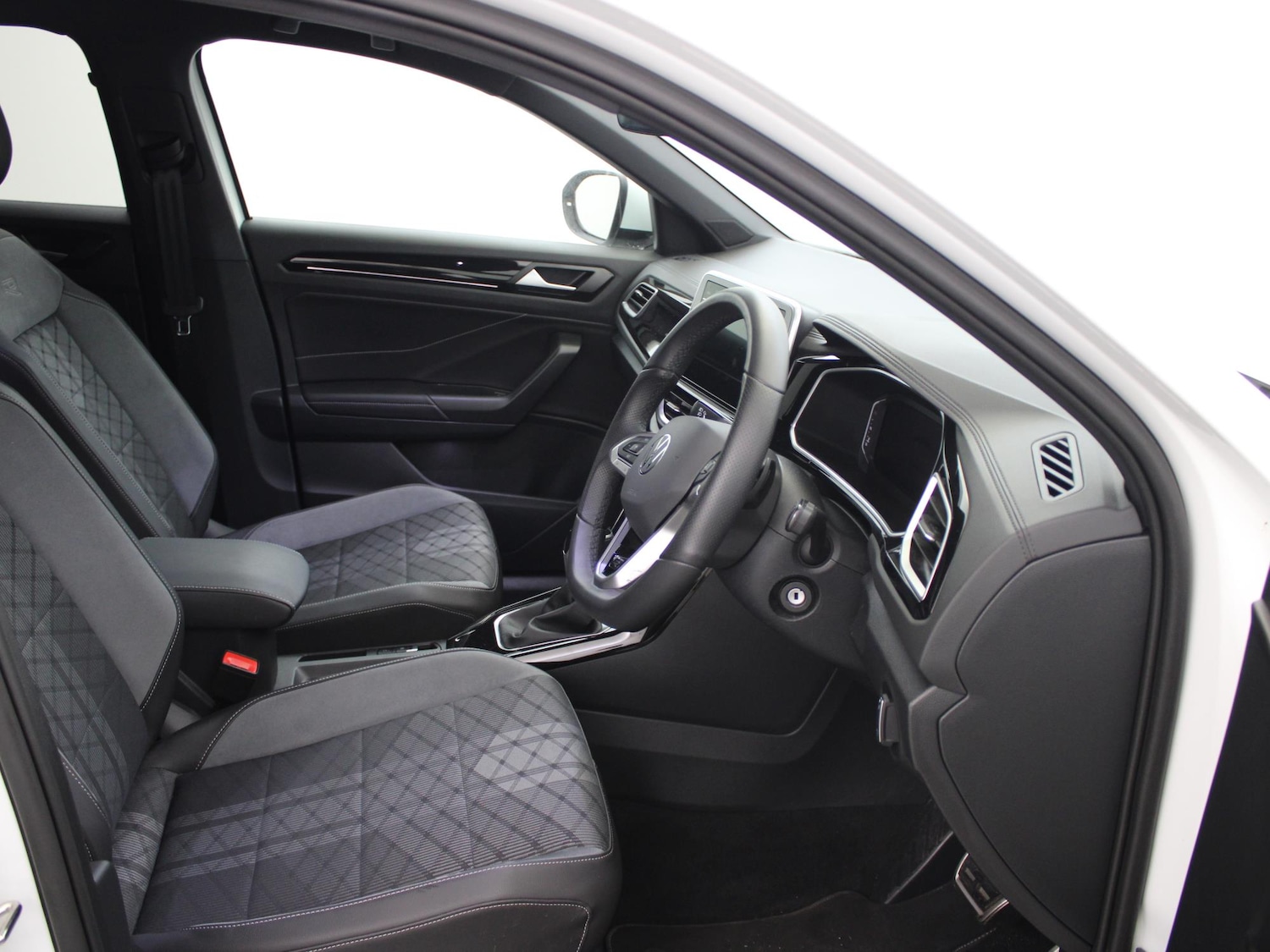 Used Volkswagen T-Roc 2025 for sale - 77687007: Photo 9