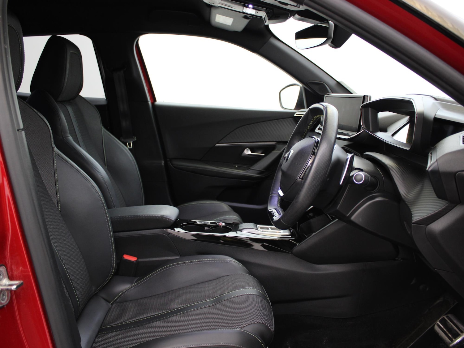 Used Peugeot 2008 2023 for sale - 76637024: Photo 8