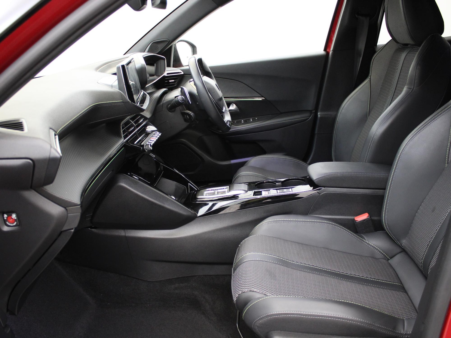 Used Peugeot 2008 2023 for sale - 76637024: Photo 9