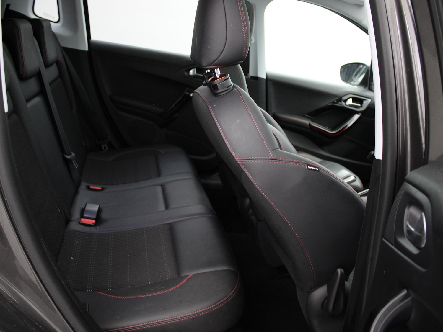 Used Peugeot 2008 2018 for sale - 77472823: Photo 10