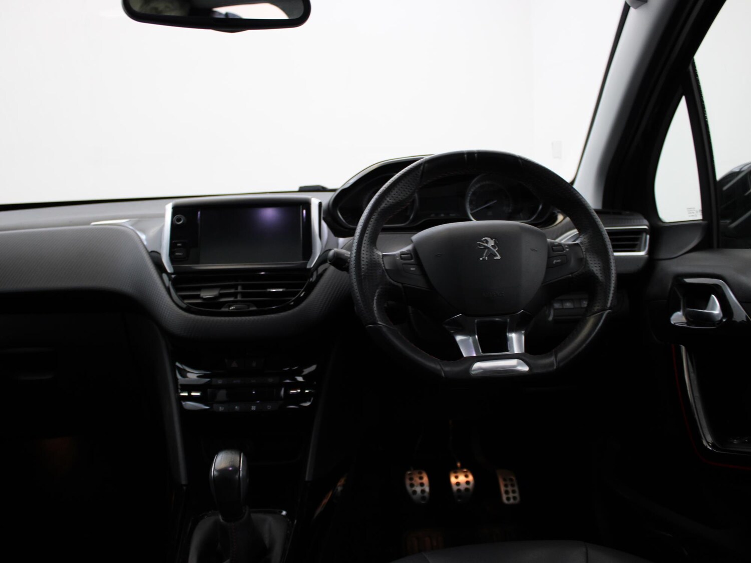 Used Peugeot 2008 2018 for sale - 77472823: Photo 12