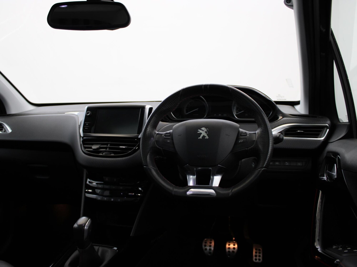 Used Peugeot 2008 2018 for sale - 77472823: Photo 13