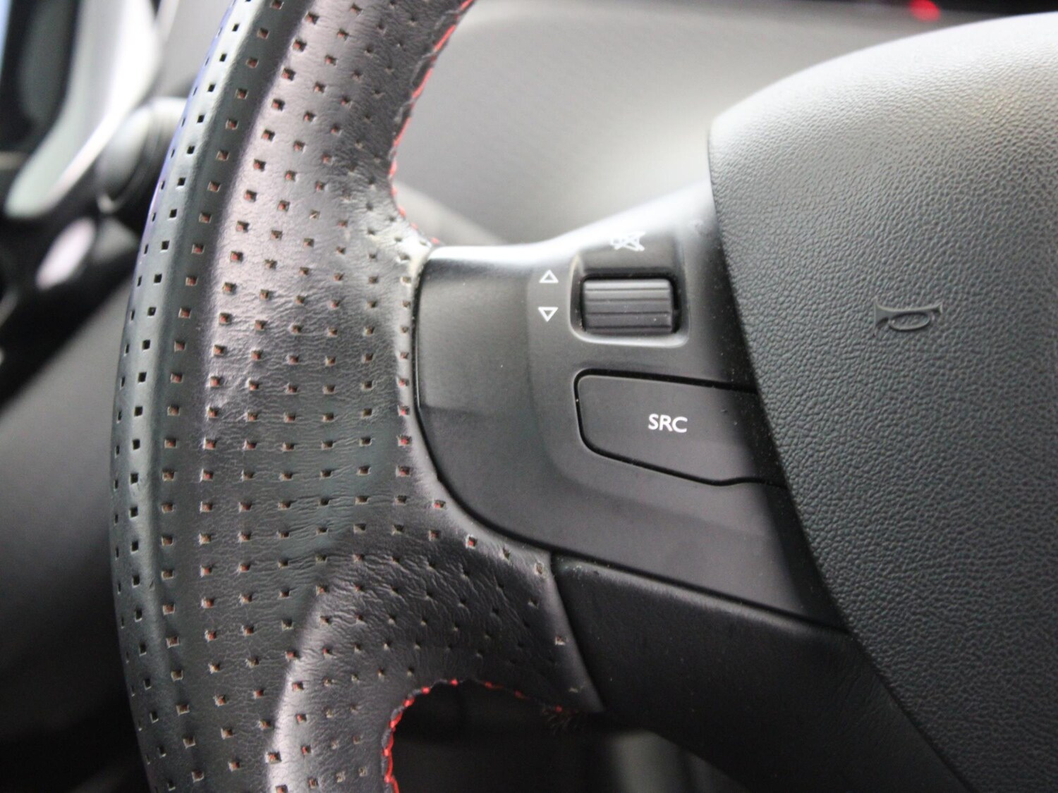 Used Peugeot 2008 2018 for sale - 77472823: Photo 26