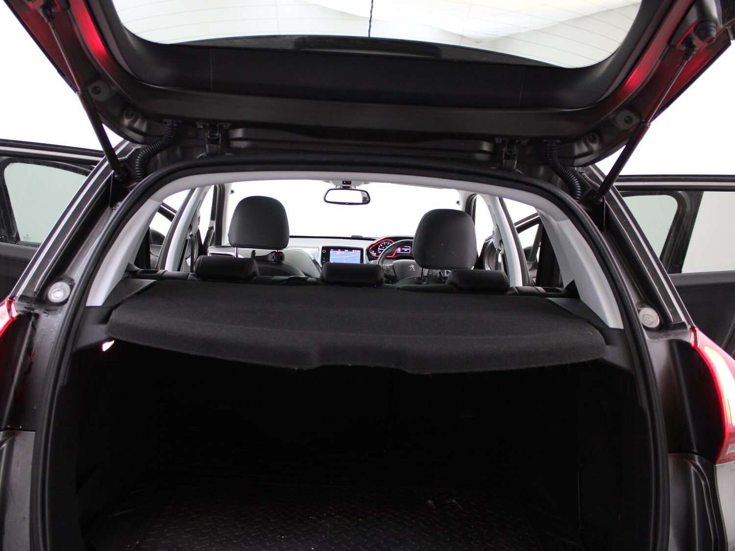 Used Peugeot 2008 2018 for sale - 77472823: Photo 30