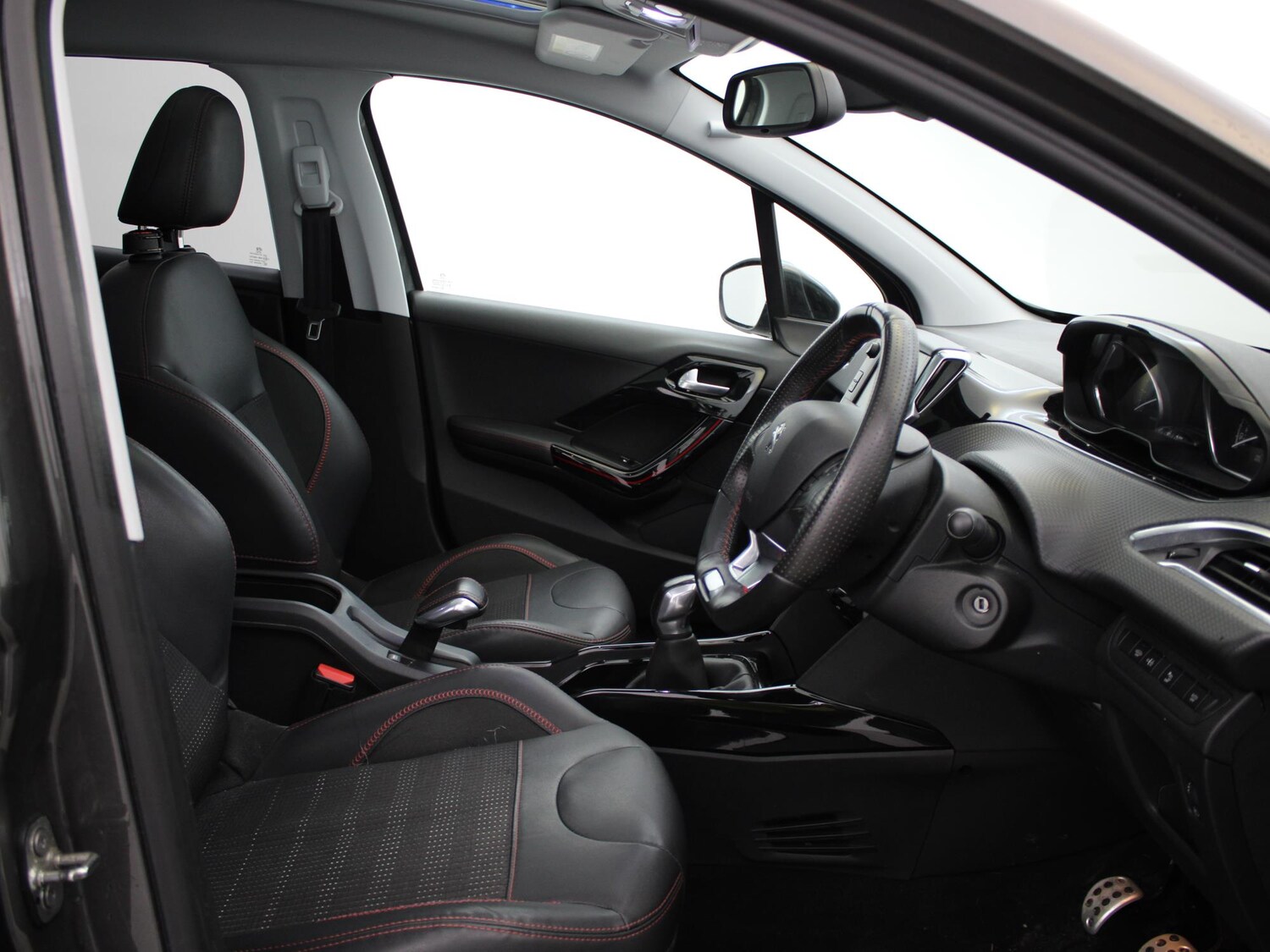 Used Peugeot 2008 2018 for sale - 77472823: Photo 8