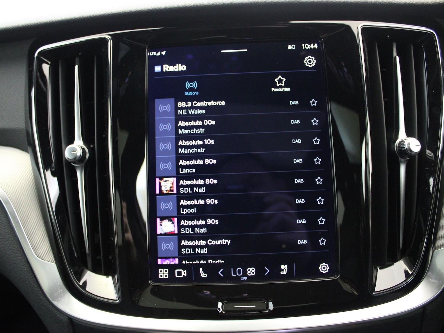 Used Volvo V60 2022 for sale - 77635133: Photo 31