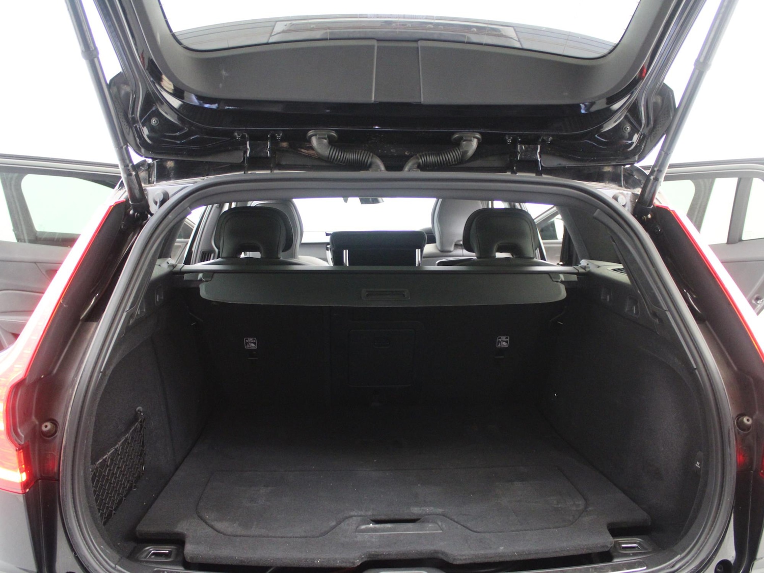 Used Volvo V60 2022 for sale - 77635133: Photo 47