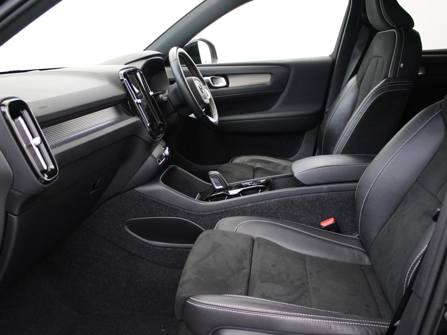 Used Volvo XC40 2021 for sale - 76692349: Photo 11