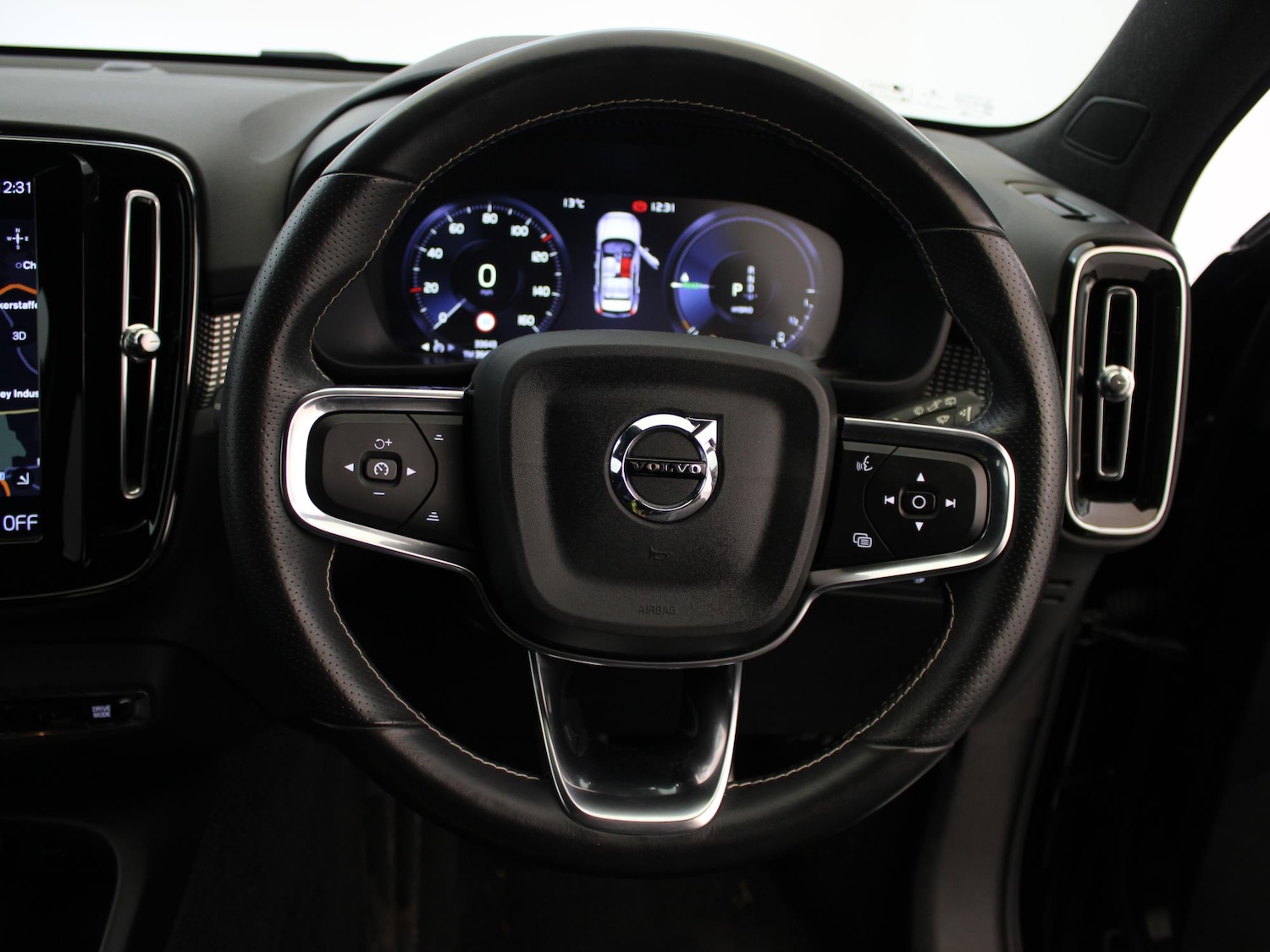 Used Volvo XC40 2021 for sale - 76692349: Photo 27