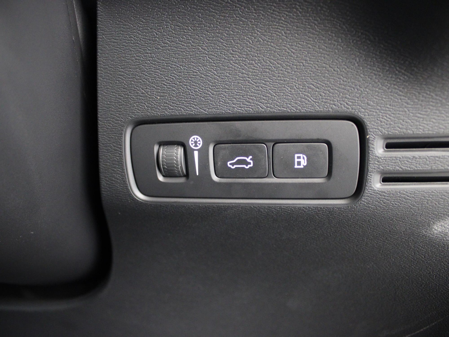 Used Volvo XC40 2021 for sale - 76692349: Photo 33