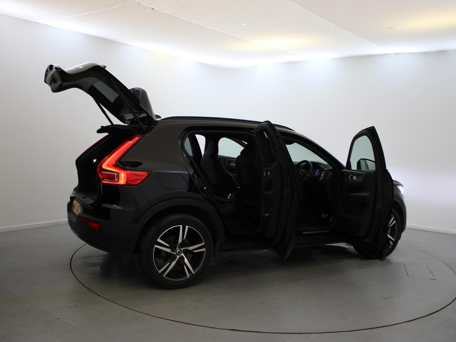 Used Volvo XC40 2021 for sale - 76692349: Photo 35