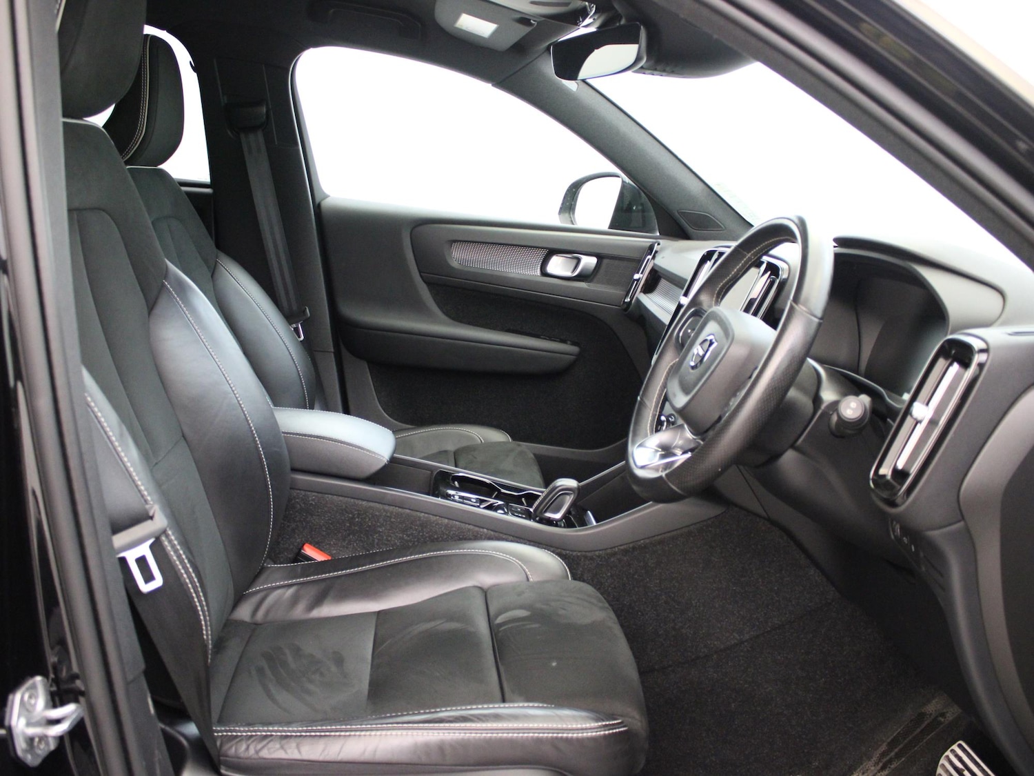 Used Volvo XC40 2021 for sale - 76692349: Photo 9