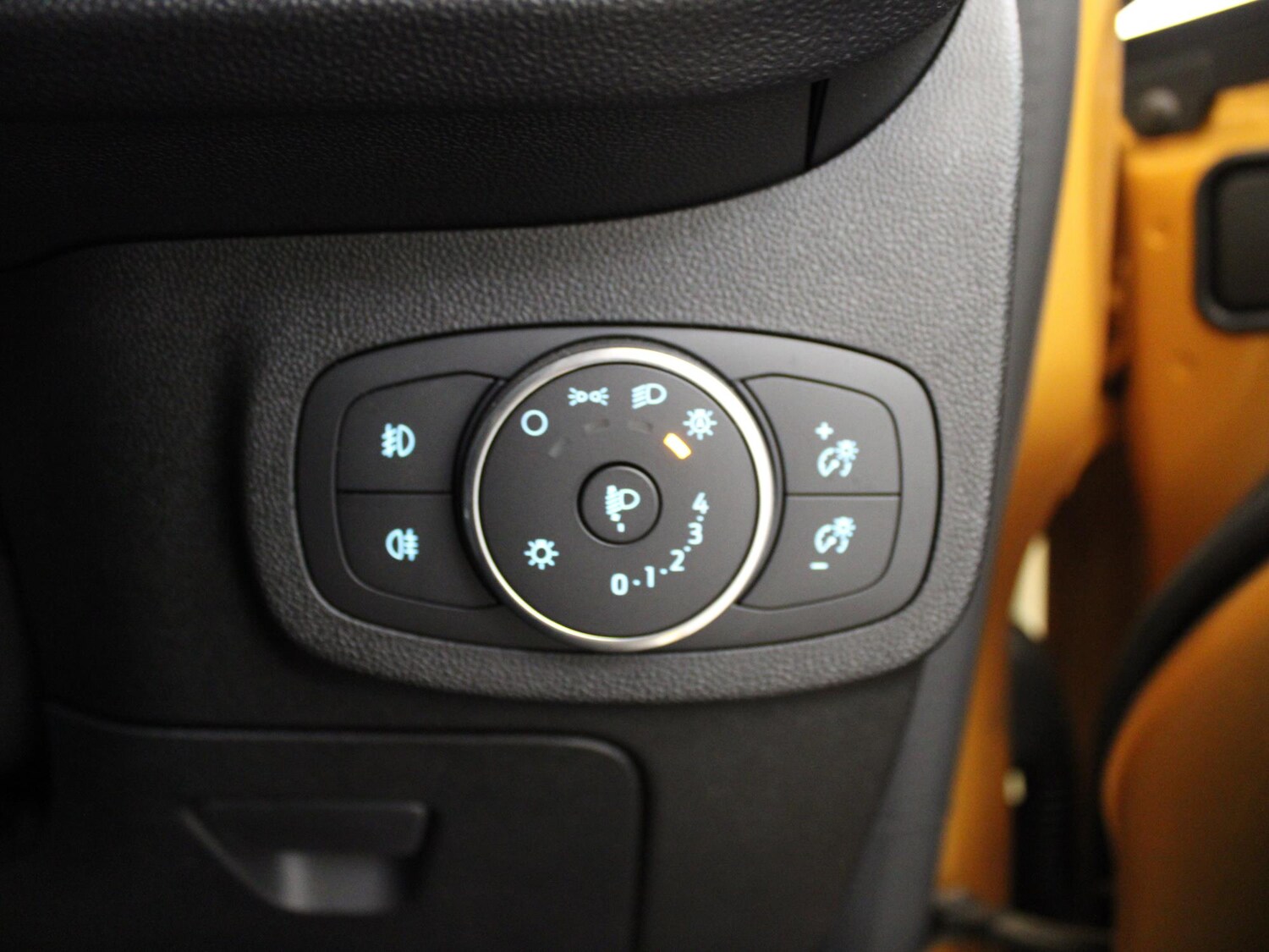 Used Ford Fiesta 2018 for sale - 76047392: Photo 30