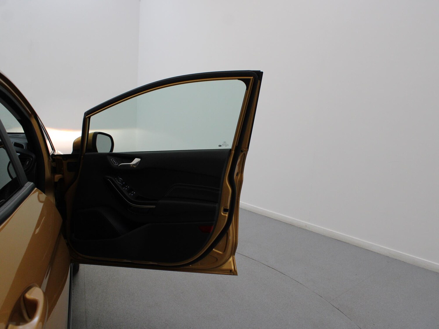 Used Ford Fiesta 2018 for sale - 76047392: Photo 31