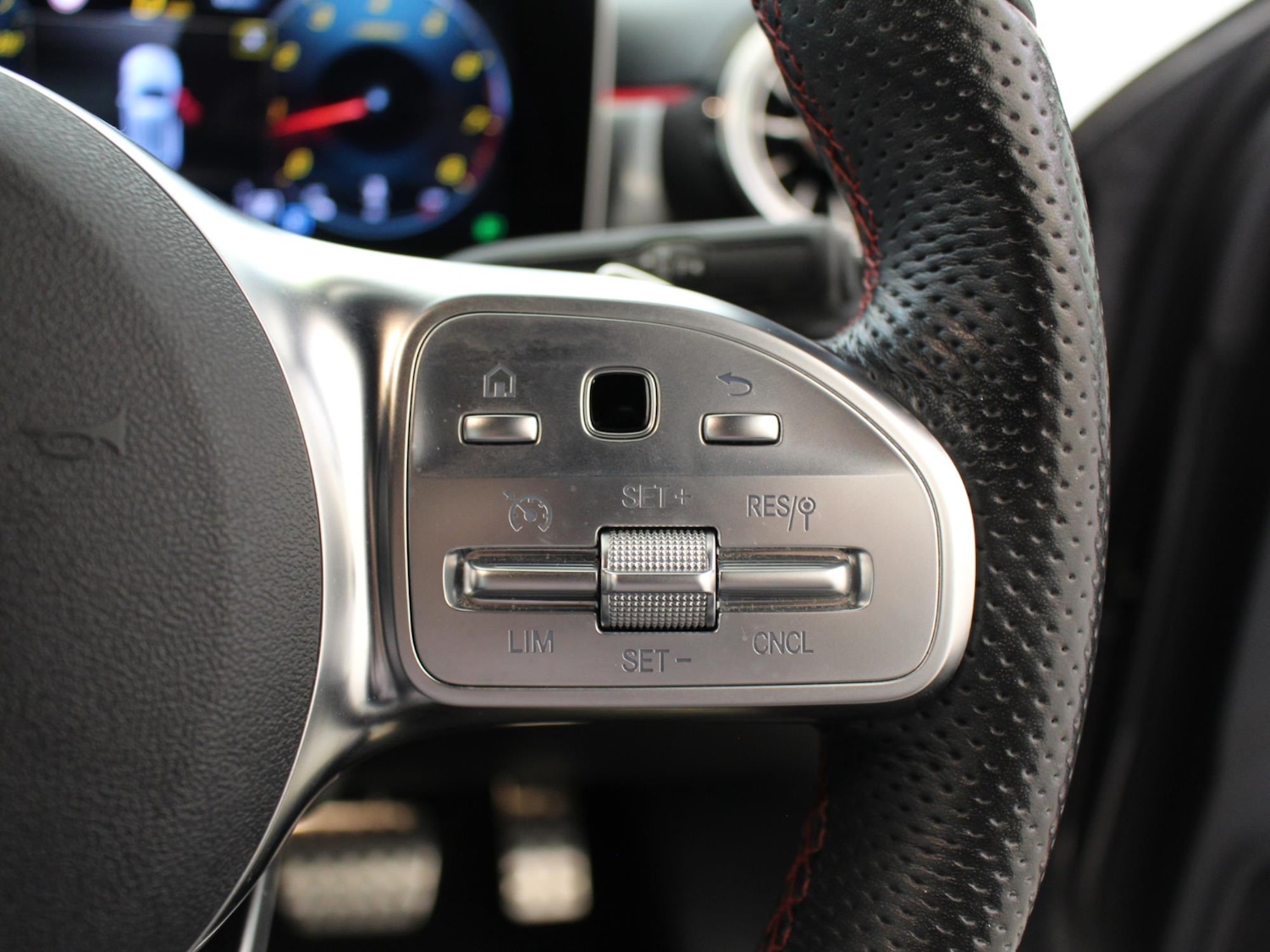 Used Mercedes-Benz A-Class 2019 for sale - 77649421: Photo 33