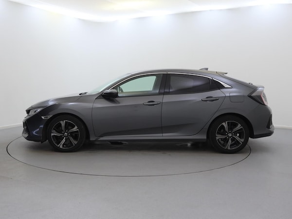 Used Honda Civic 2017 for sale - 76263882: Photo 4