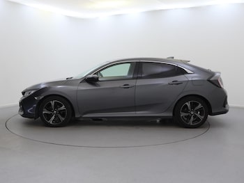 Used Honda Civic 2017 for sale - 76263882: Photo 4