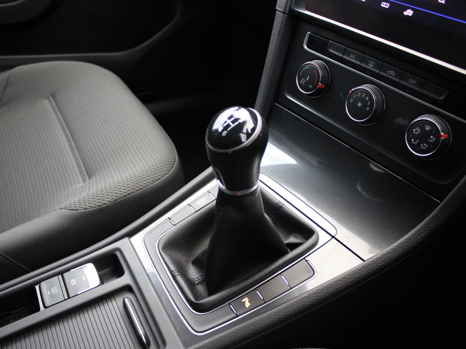 Used Volkswagen Golf 2018 for sale - 77206715: Photo 23