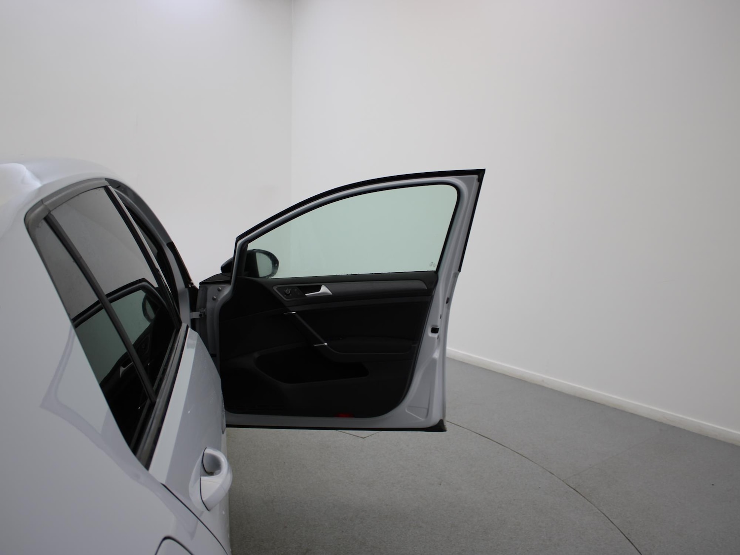 Used Volkswagen Golf 2018 for sale - 77206715: Photo 30