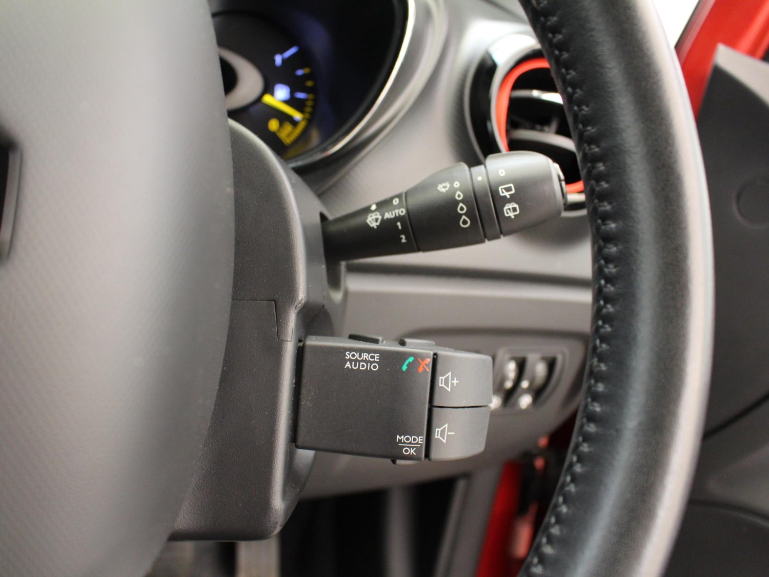 Used Renault Captur 2015 for sale - 76553585: Photo 35