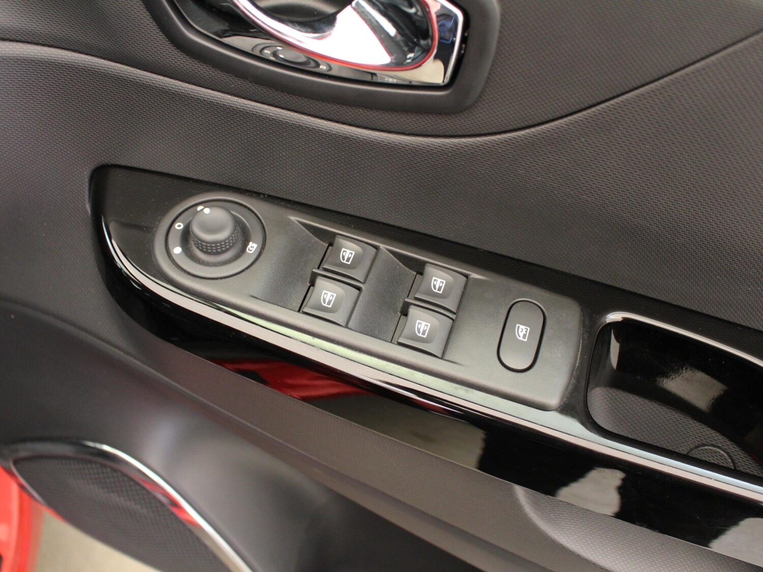 Used Renault Captur 2015 for sale - 76553585: Photo 38