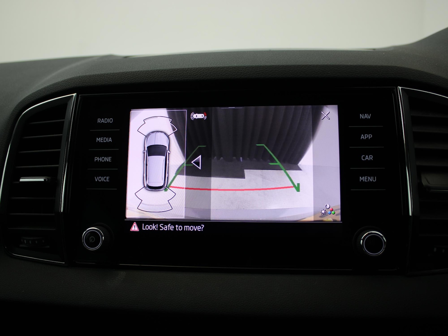 Used Skoda Karoq 2022 for sale - 77348504: Photo 16