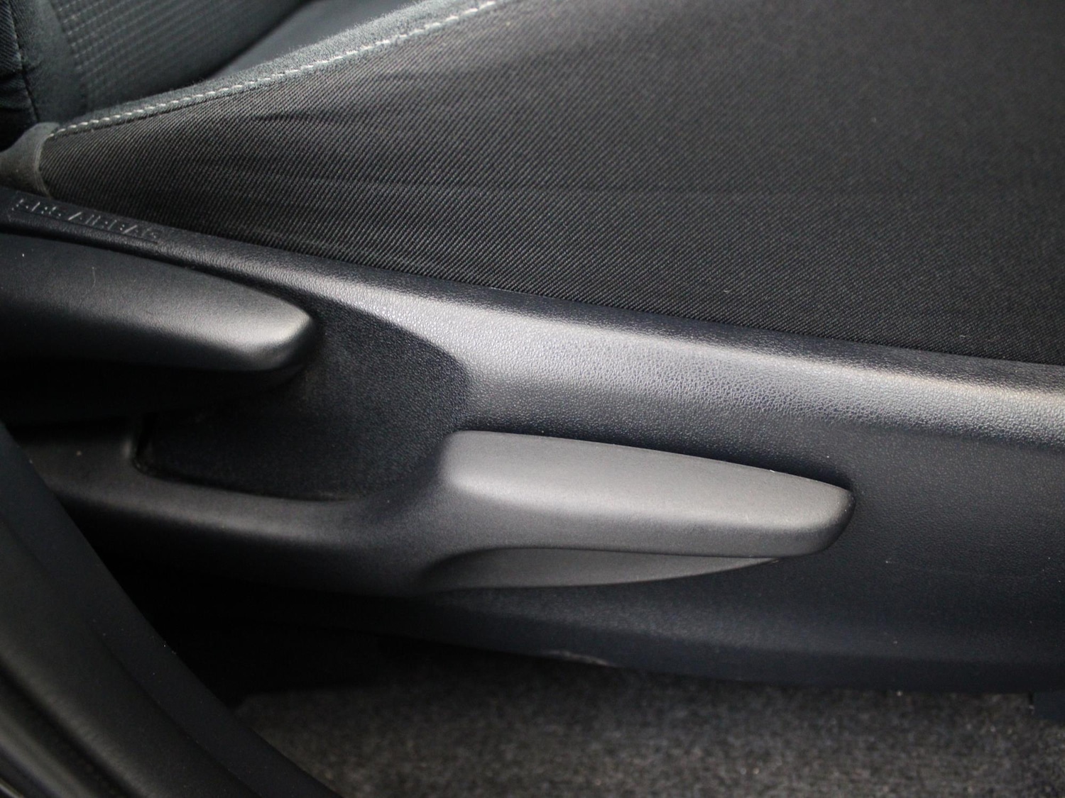 Used Toyota RAV4 2017 for sale - 76755380: Photo 10