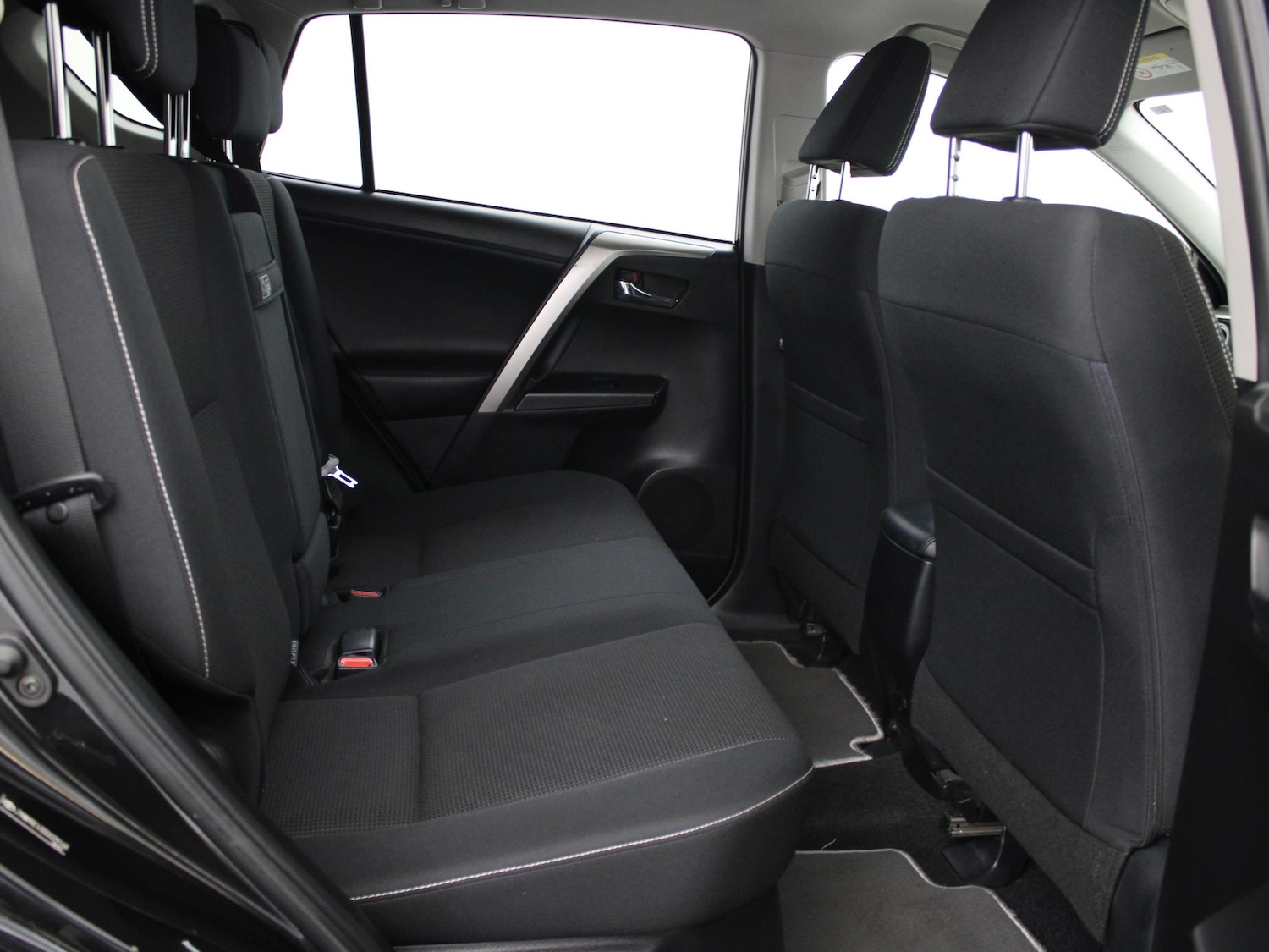 Used Toyota RAV4 2017 for sale - 76755380: Photo 13