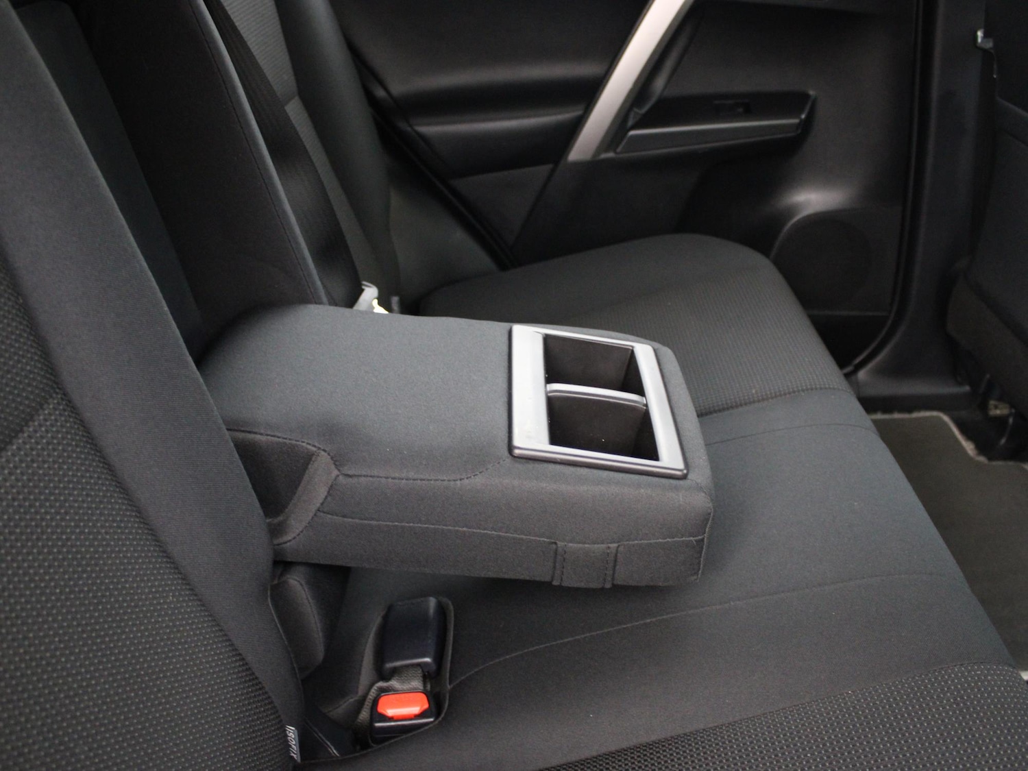 Used Toyota RAV4 2017 for sale - 76755380: Photo 14